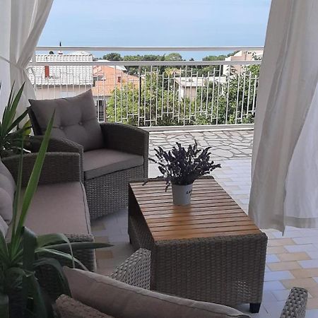 Nina Seaview Apartment โนวีวีโนดอลสกี ภายนอก รูปภาพ