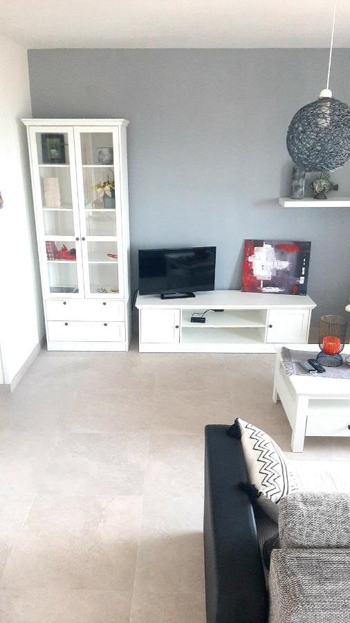 Nina Seaview Apartment โนวีวีโนดอลสกี ภายนอก รูปภาพ